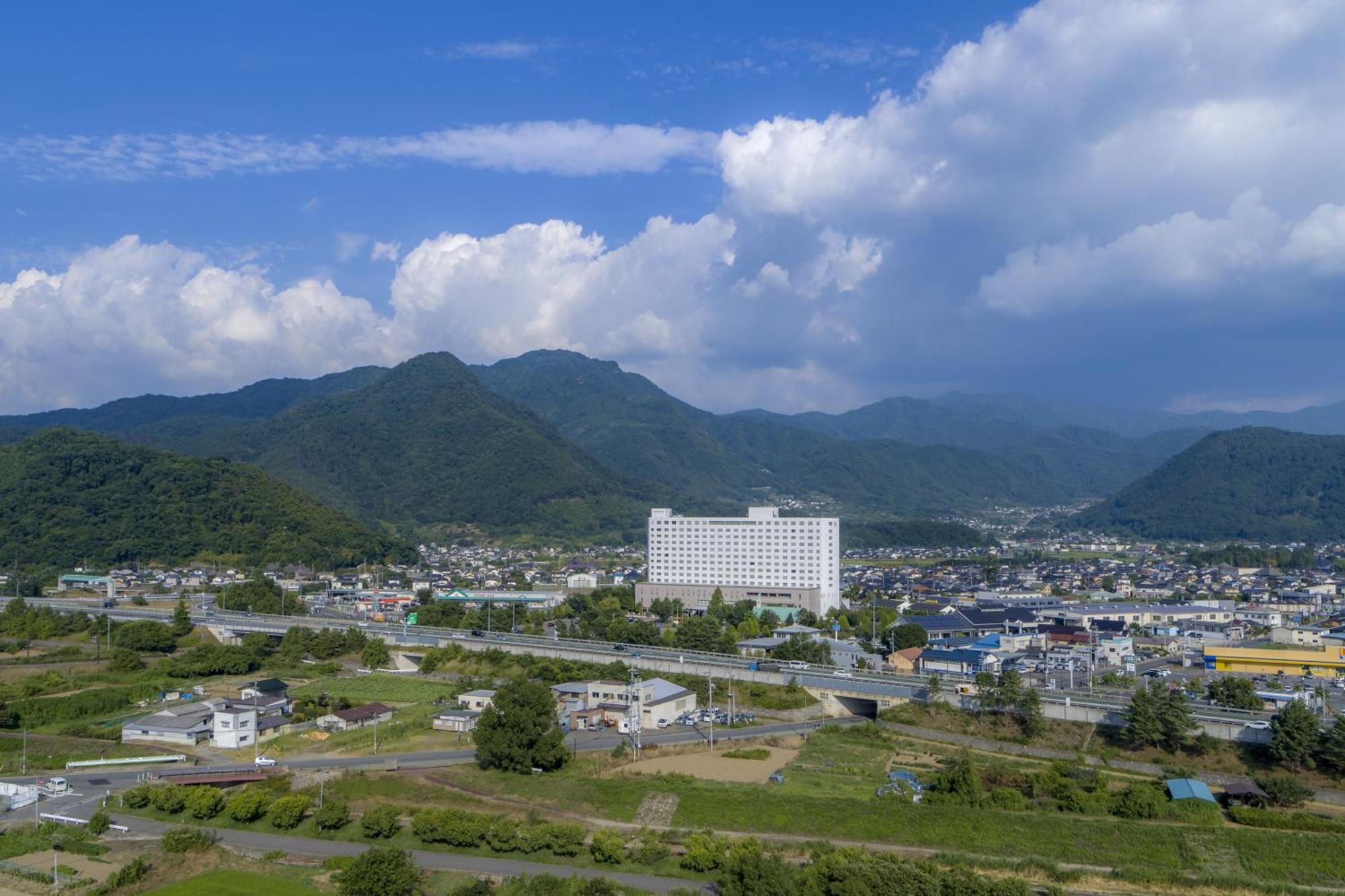 Mercure Nagano Matsushiro Resort & Spa Exterior photo